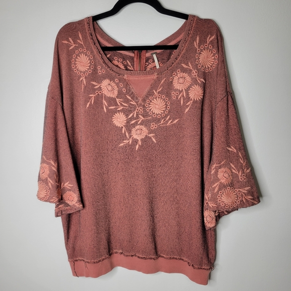 Unique Free People Sweater Top with Beautiful Flower Embroidery size L - Picture 1 of 8